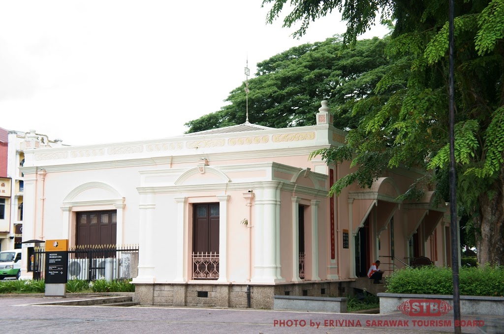 sarawak-borneo-Kuching-Old-Chinese-Court