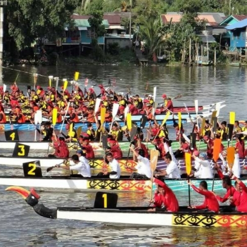 砂拉越的百年河࿐中࿐竞࿐技࿐