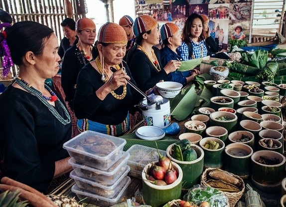 Tribal dishes to eat in Sarawak
