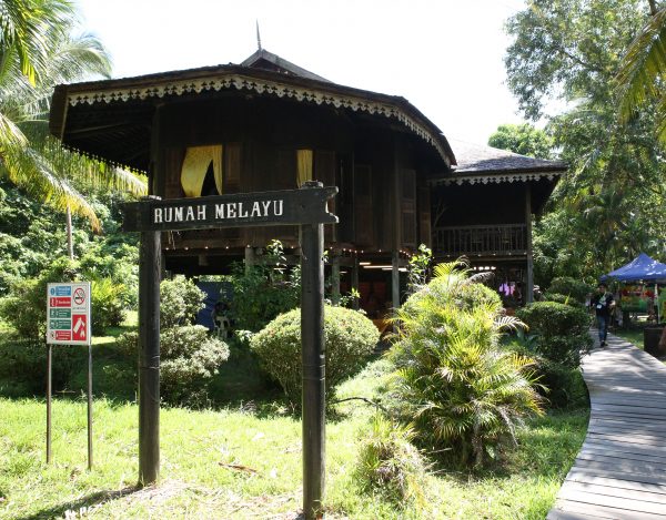 rumah melayu Sarawak Cultural Village